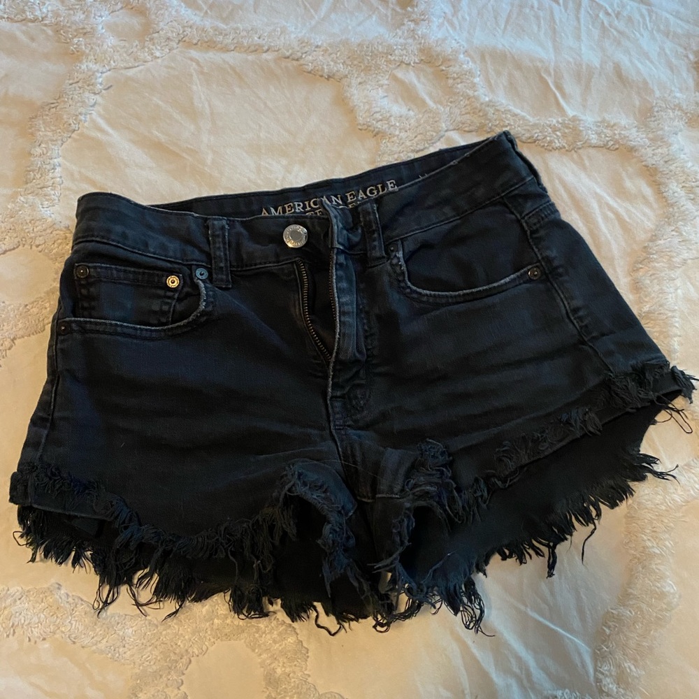 American Eagle Size 4 Black Distressed Jean Shorts